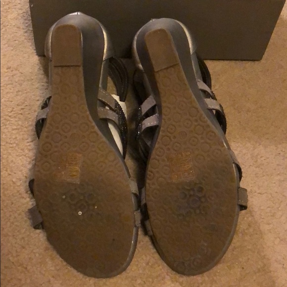 Gray Sparkly Wedge Sandals - Women’s Size 10 - Picture 3 of 5
